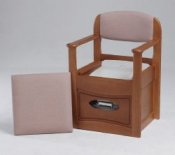 Royale Flushing Commode
